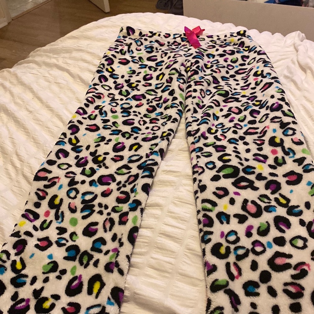 Colorful cheetah print women’s pajama pants